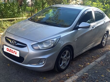 2012 Hyundai Solaris I, серебристый, 600000 рублей, вид 1