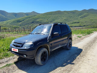 2015 Chevrolet Niva I Рестайлинг, чёрный, 750000 рублей, вид 1