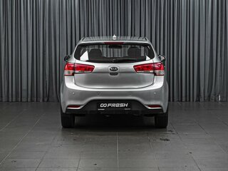 2017 Kia Rio III Рестайлинг, серебристый, 964000 рублей, вид 4