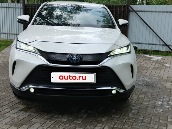 2020 Toyota Harrier IV (XU80), белый, 3990000 рублей - вид 2