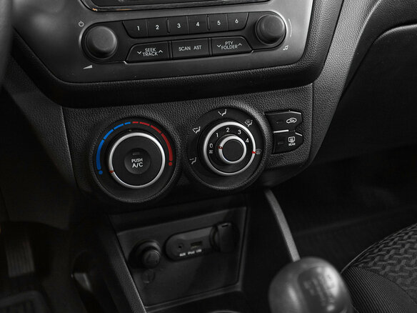 2012 Kia Rio 5-speed III, серый, 700000 рублей - вид 14