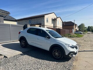 2022 Renault Logan Stepway II Рестайлинг, белый, 1635000 рублей, вид 2