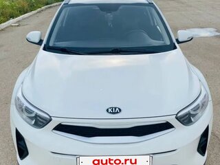 2019 Kia Stonic I, белый, 1650000 рублей, вид 3