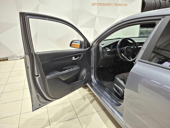 2020 Kia Rio IV, серый, 1325000 рублей - вид 20
