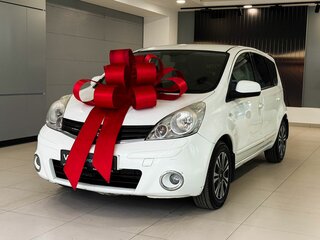 2013 Nissan Note I Рестайлинг, белый, 837000 рублей, вид 1
