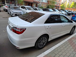 2016 Toyota Camry VII (XV50) Рестайлинг, белый, 2030000 рублей, вид 4