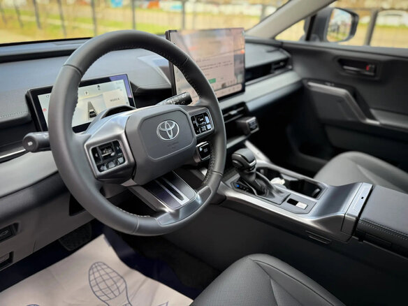 2026 Toyota RAV4 VI (XA60), белый - вид 8