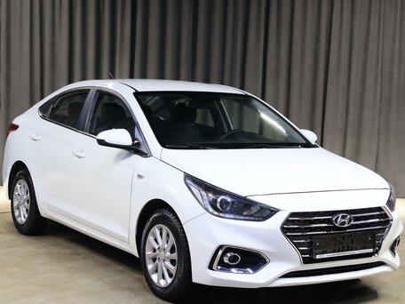 2017 Hyundai Solaris II, белый, 999000 рублей, вид 3
