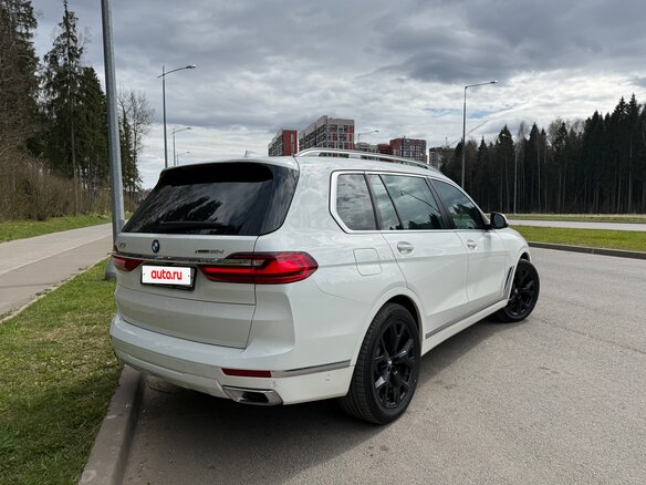 2019 BMW X7 30d I (G07), белый, 7000000 рублей - вид 4