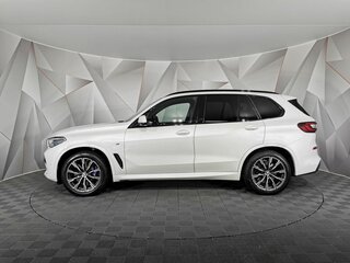 2020 BMW X5 40i IV (G05/G18), белый, 6210000 рублей, вид 5