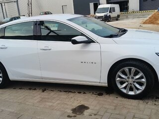 2019 Chevrolet Malibu IX Рестайлинг, белый, 1151590 рублей, вид 3