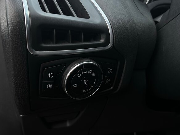 2012 Ford Focus III, серый, 1150000 рублей - вид 10