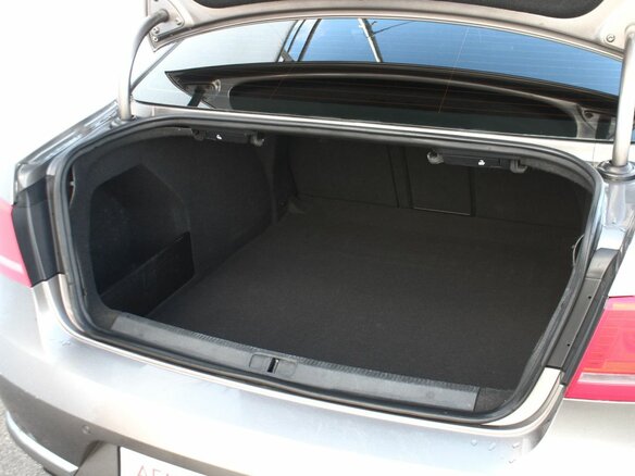 2011 Volkswagen Passat B7, коричневый, 790000 рублей - вид 8