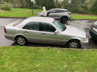1996 Mercedes-Benz C-Класс 180 I (W202), серебристый, 220000 рублей, вид 3
