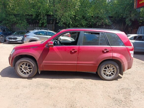2010 Suzuki Grand Vitara II Рестайлинг, красный, 600000 рублей - вид 3