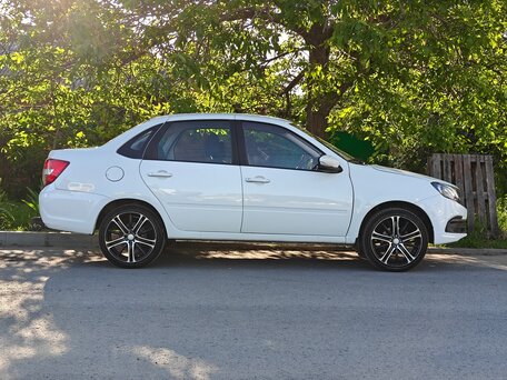 2024 Lada (ВАЗ) Granta I Рестайлинг, белый, 645000 рублей, вид 5