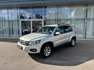 2014 Volkswagen Tiguan I Рестайлинг, серебристый, 1380000 рублей, вид 1