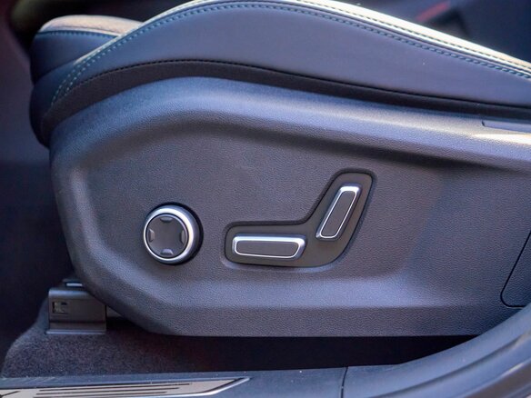 2026 Geely Monjaro I Рестайлинг, белый, 4855990 рублей - вид 18
