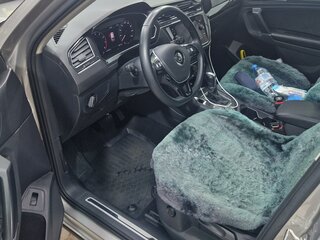 2018 Volkswagen Tiguan II, серебристый, 2300000 рублей, вид 5