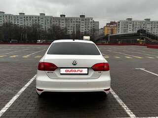 2013 Volkswagen Jetta VI, белый, 950000 рублей, вид 4