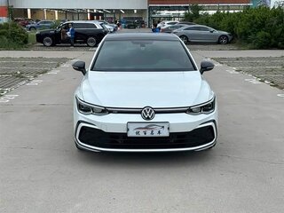 2022 Volkswagen Golf VIII, белый, 1680000 рублей, вид 3
