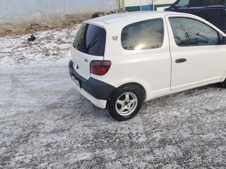2000 Toyota Vitz I (P10), белый, 350000 рублей, вид 3