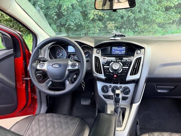 2012 Ford Focus III, красный, 750000 рублей - вид 12