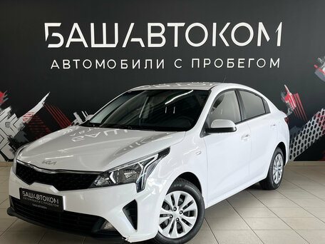 2021 Kia Rio IV Рестайлинг, белый, 1484000 рублей, вид 1