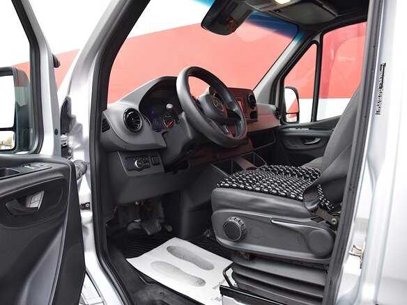 2021 Mercedes-Benz Sprinter, серебристый, 6500000 рублей - вид 8