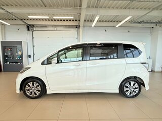 2012 Honda Freed I Рестайлинг, белый, 1189000 рублей, вид 3