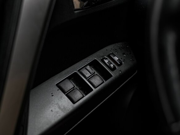2017 Toyota RAV4 IV (XA40) Рестайлинг, белый, 1799000 рублей - вид 11