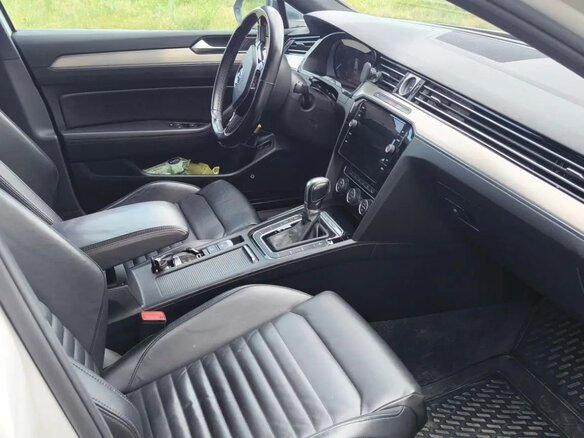 2019 Volkswagen Passat Alltrack DSG7 B8, белый, 2500000 рублей - вид 6