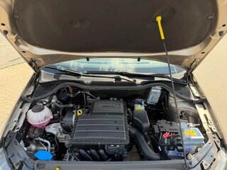 2018 Volkswagen Polo V Рестайлинг, бежевый, 1050000 рублей, вид 3