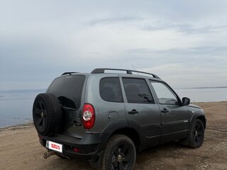 2014 Chevrolet Niva I Рестайлинг, серый, 450000 рублей, вид 3
