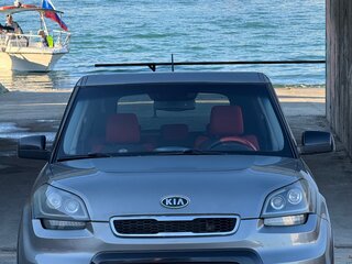 2011 Kia Soul I Рестайлинг, серебристый, 700000 рублей, вид 1