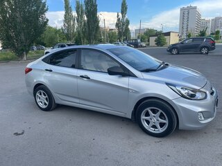 2012 Hyundai Solaris I, серебристый, 600000 рублей, вид 4