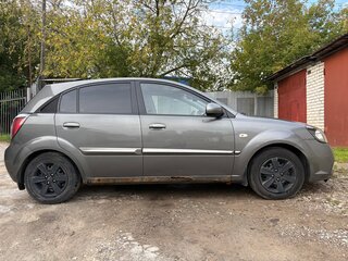 2011 Kia Rio II Рестайлинг, серебристый, 350000 рублей, вид 3
