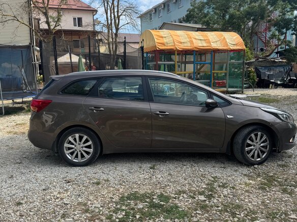 2014 Kia Ceed II, коричневый, 980000 рублей - вид 4