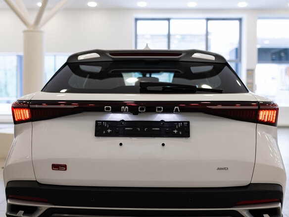 2025 Omoda C5 I Рестайлинг, белый, 2779000 рублей - вид 4