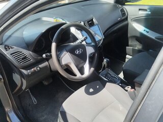 2013 Hyundai Solaris I, чёрный, 650000 рублей, вид 5