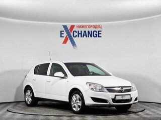 2011 Opel Astra H Рестайлинг, белый, 308000 рублей, вид 3