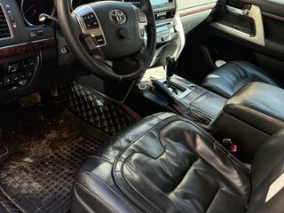 2013 Toyota Land Cruiser 200 Series Рестайлинг 1, белый, 3000000 рублей, вид 5