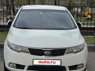 2011 Kia Cerato 6-speed II, белый, 750000 рублей, вид 2