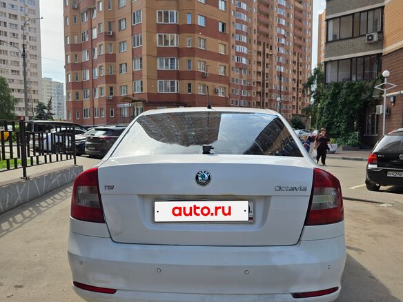 2013 Skoda Octavia II (A5) Рестайлинг, белый, 650000 рублей - вид 4