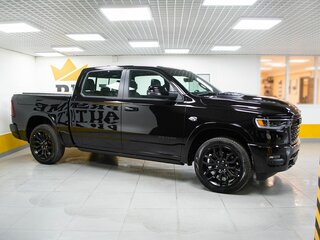 2026 Ram 1500 Crew Cab eTorque V Рестайлинг, чёрный, 12299000 рублей, вид 3