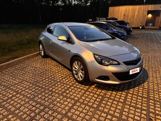 2013 Opel Astra GTC J Рестайлинг, серебристый, 820000 рублей, вид 4