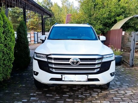 2023 Toyota Land Cruiser 300 Series, белый, 9750000 рублей, вид 2