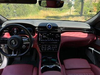 2022 Maserati Grecale Modena, чёрный, 6090000 рублей, вид 4