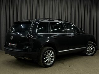 2008 Volkswagen Touareg I Рестайлинг, чёрный, 799777 рублей, вид 3