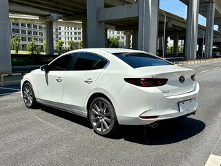 2023 Mazda 3 Axela IV (BP), белый, 1380300 рублей, вид 5